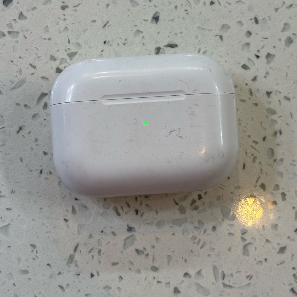 White Wireless Earbuds Charging Case
